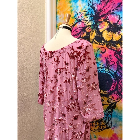 π Beautiful velvet rose tunic - Picture 8 of 11